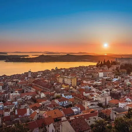 Casa vacanze Five Bedroom Holiday In