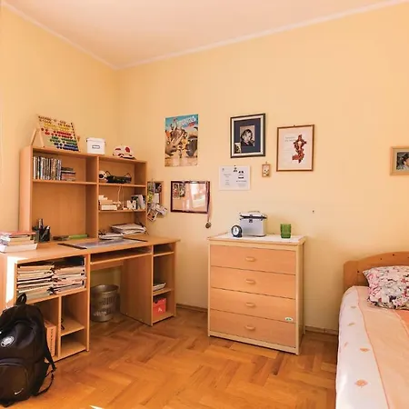 Five Bedroom Holiday In